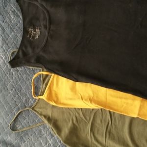 🏵️Three Tank Tops